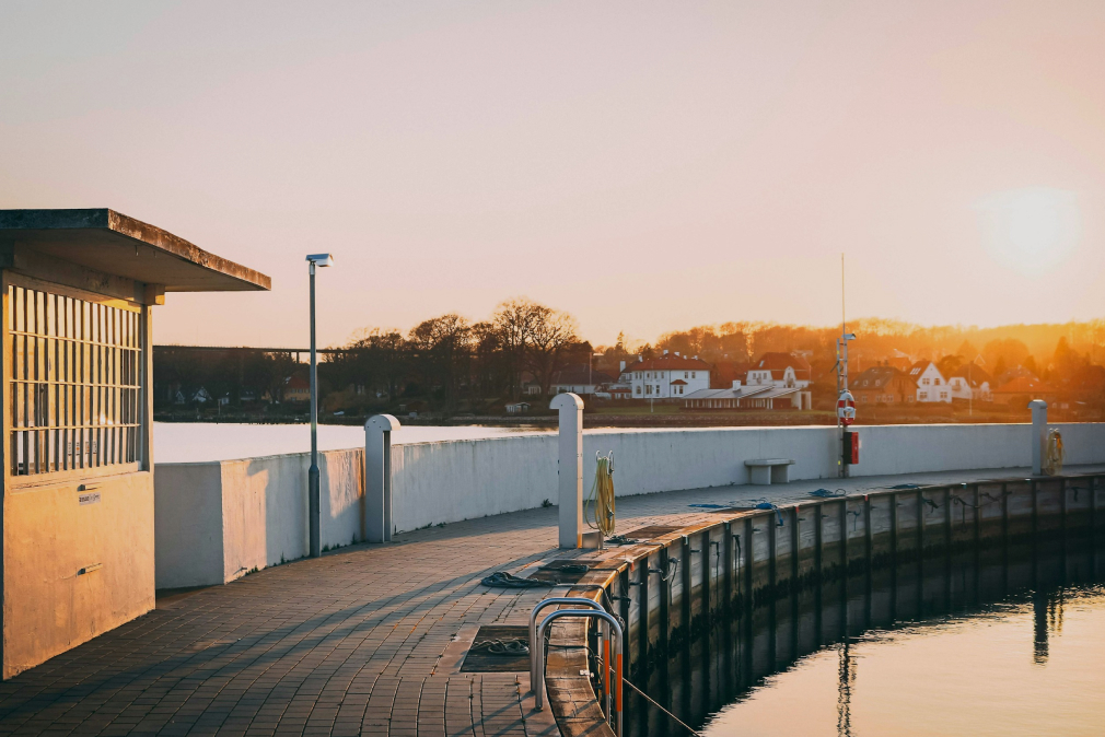 På billedet ser man noget byggeri på havnefronten i Vejle